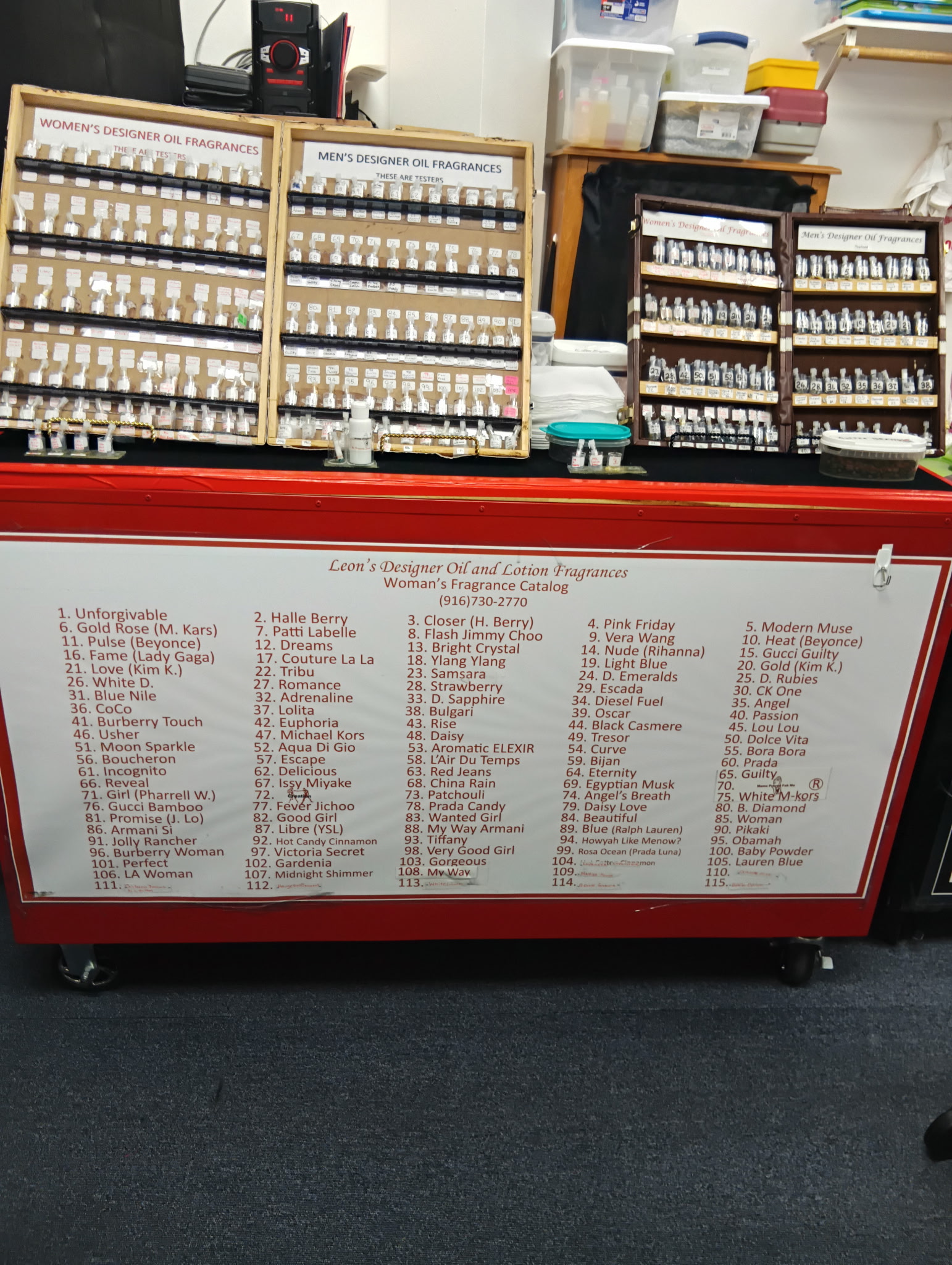 Leon’s women’s and men’s designer oil fragrance display